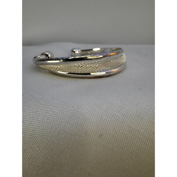 Vintage Mesh Cuff Bracelet - Picture 4 of 7